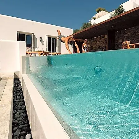 Hotel Hide Out Chora